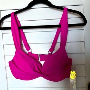 New with tags Anne Cole bikini top.